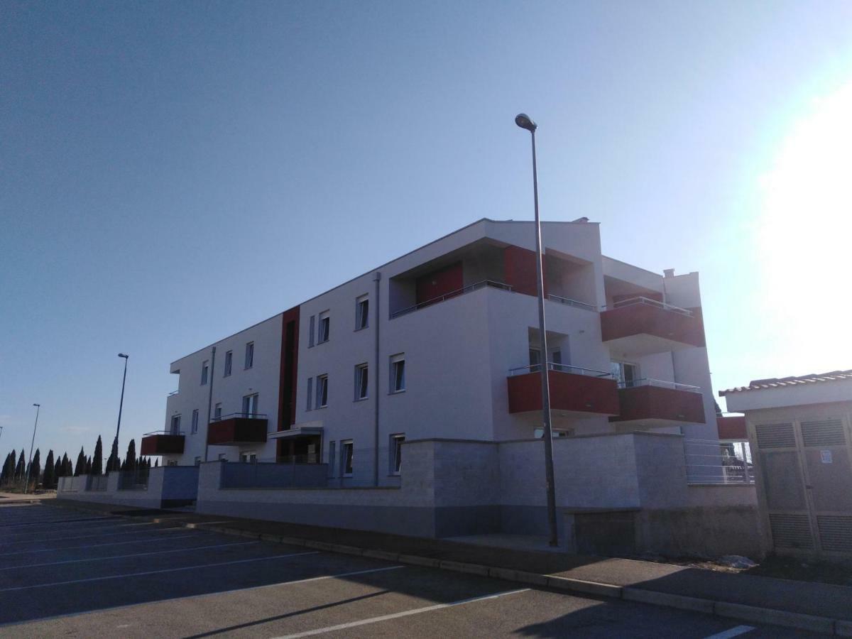 אומאג Holly Apartman מראה חיצוני תמונה