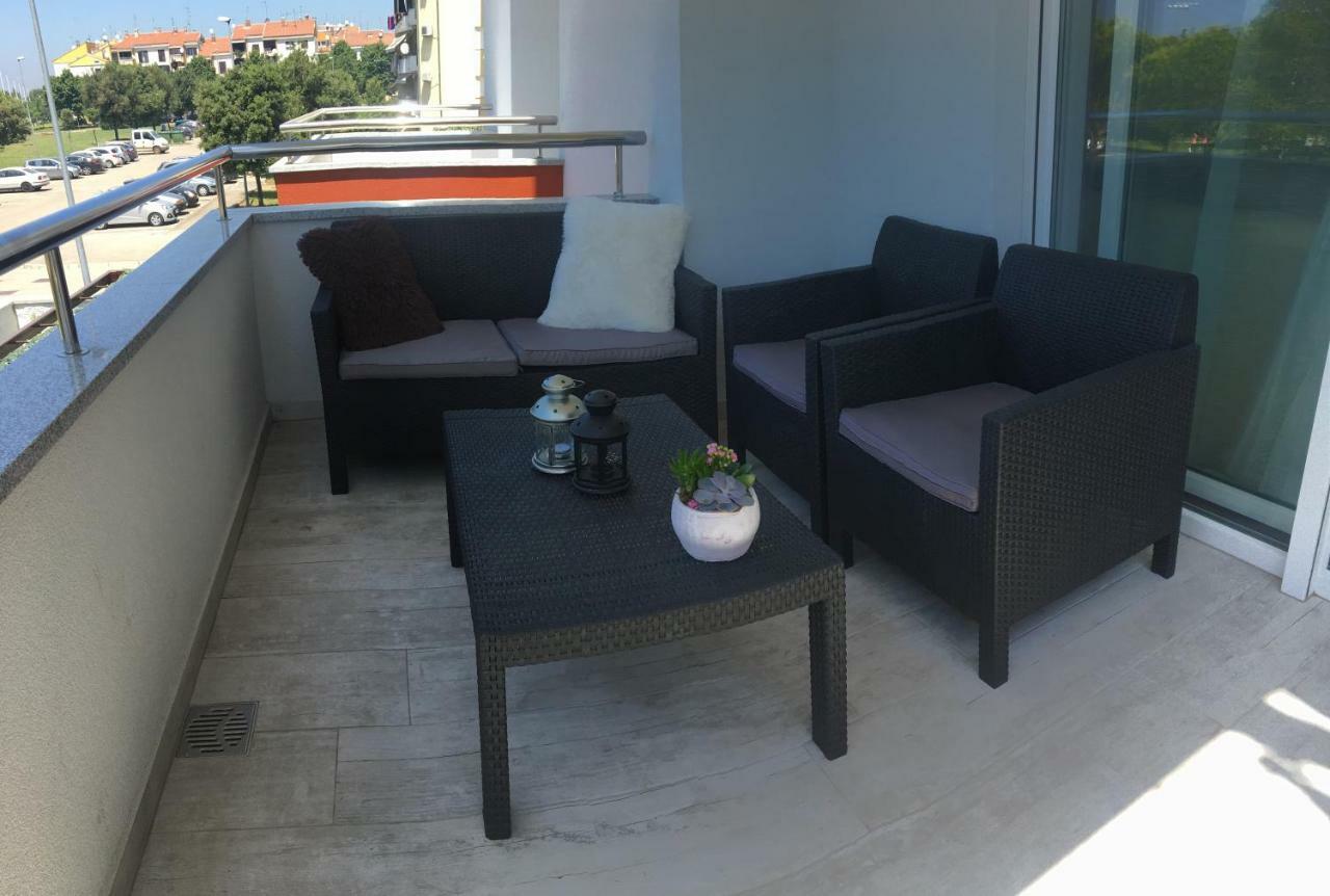 אומאג Holly Apartman מראה חיצוני תמונה