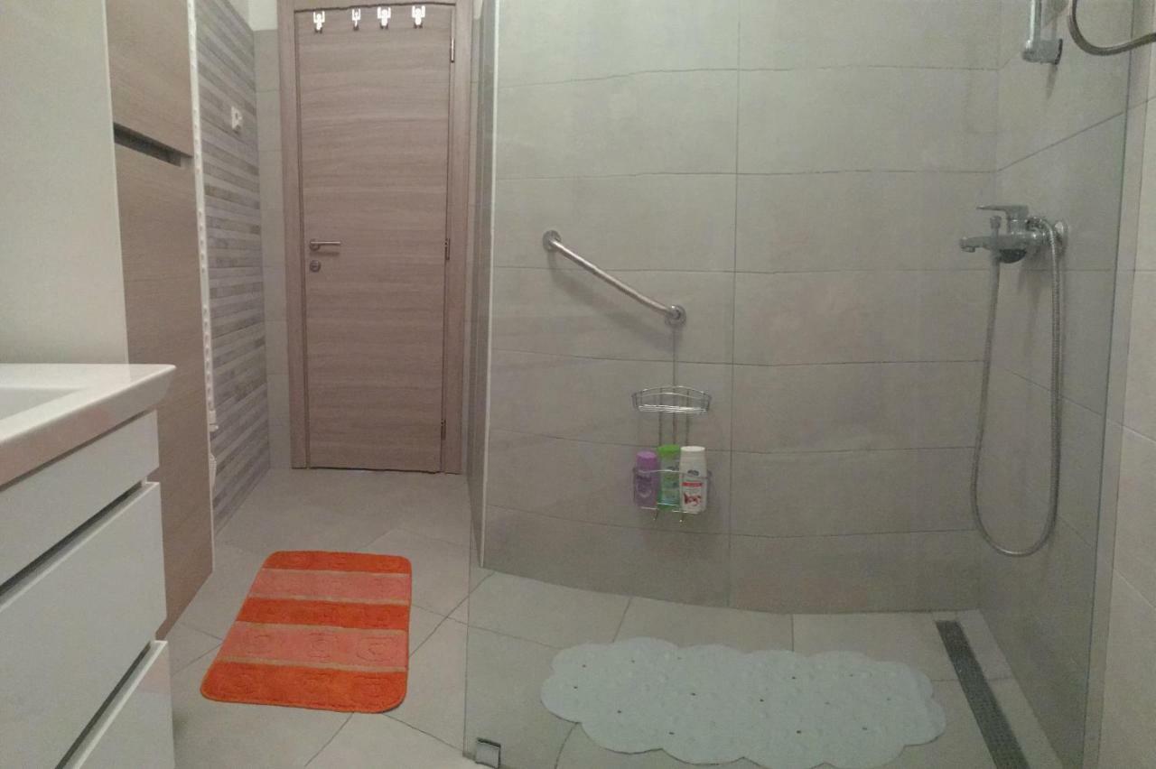אומאג Holly Apartman מראה חיצוני תמונה